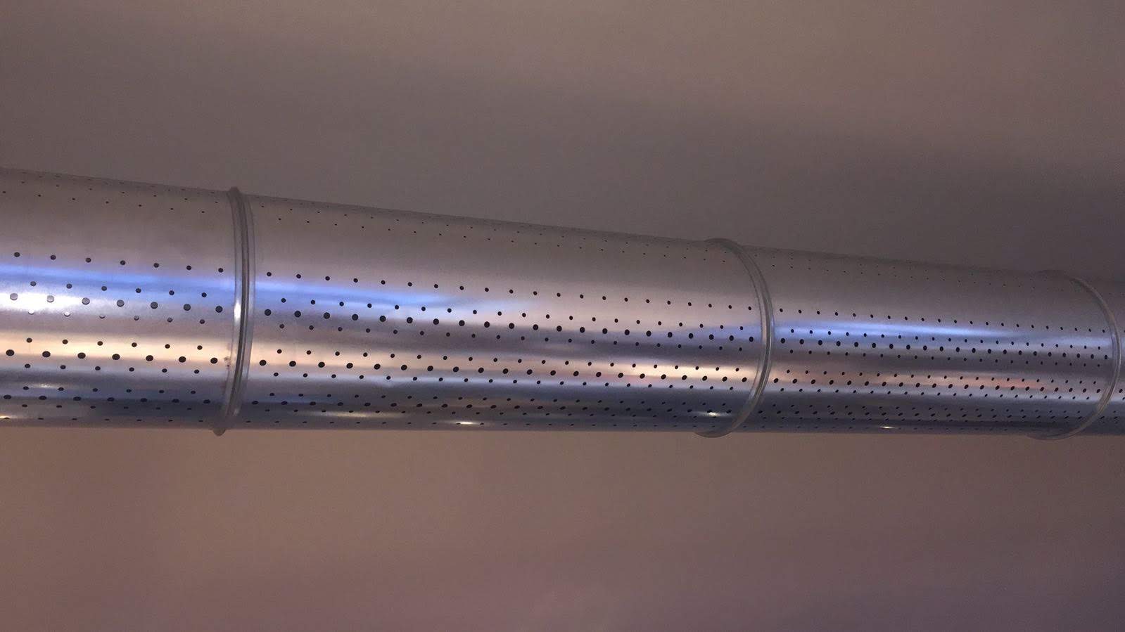 Condotta microforata a sezione circolare in acciaio zincato diametro 200 mm spessore 6/10 lunghezza 1480 mm